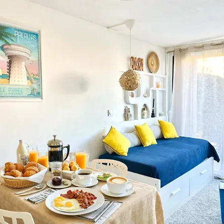 * * Piscine Apartment